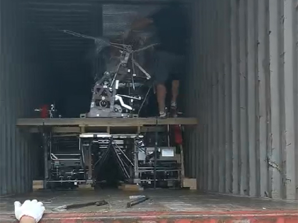 打包机装车